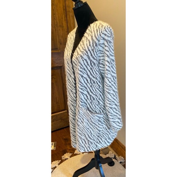 Maurices Sweaters - Maurice’s Cardigan Sweater Size Large Fuzzy Zebra Animal Print SUPER Soft Long